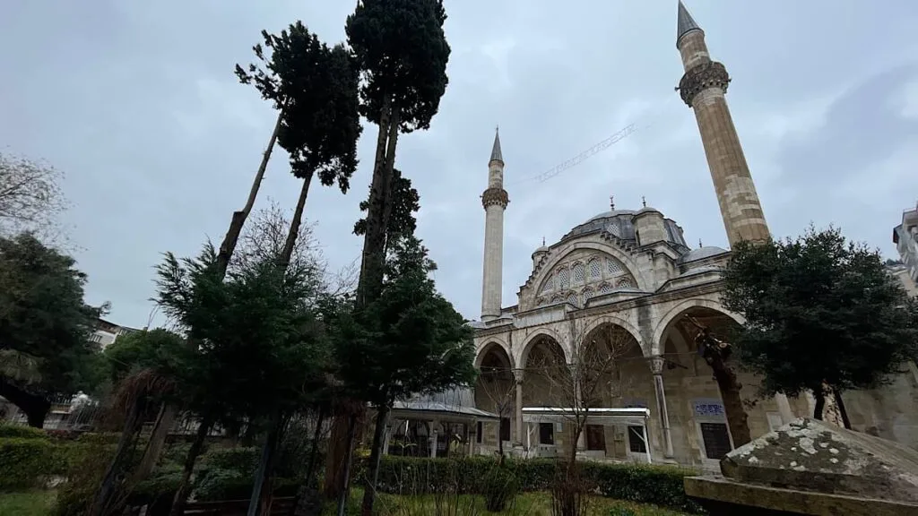 manisa gezilecek yerler muradiye camii