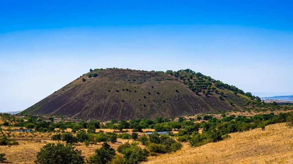 sandal divlit volkan konisi
