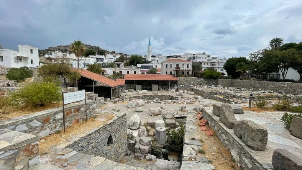 bodrum'da gezilecek tarihi yerler halikarnas mozolesi
