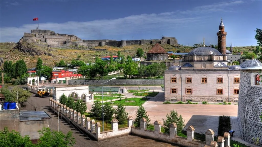 hasan harakani türbesi
