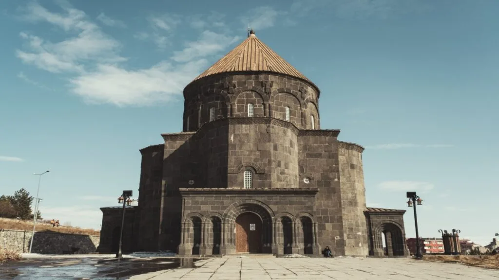 kümbet cami