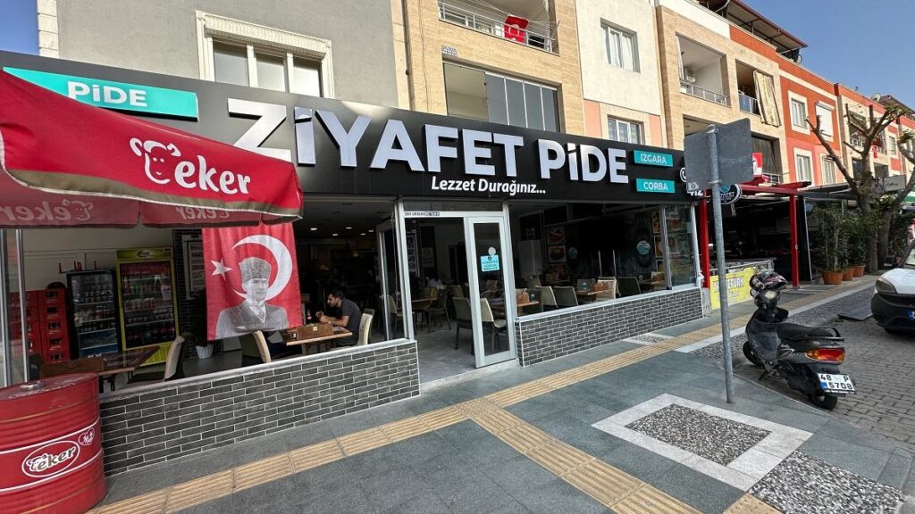 Marmaris'te Ne Yenir? | En İyi 17 Mekan Önerisi marmaris mekan önerileri
