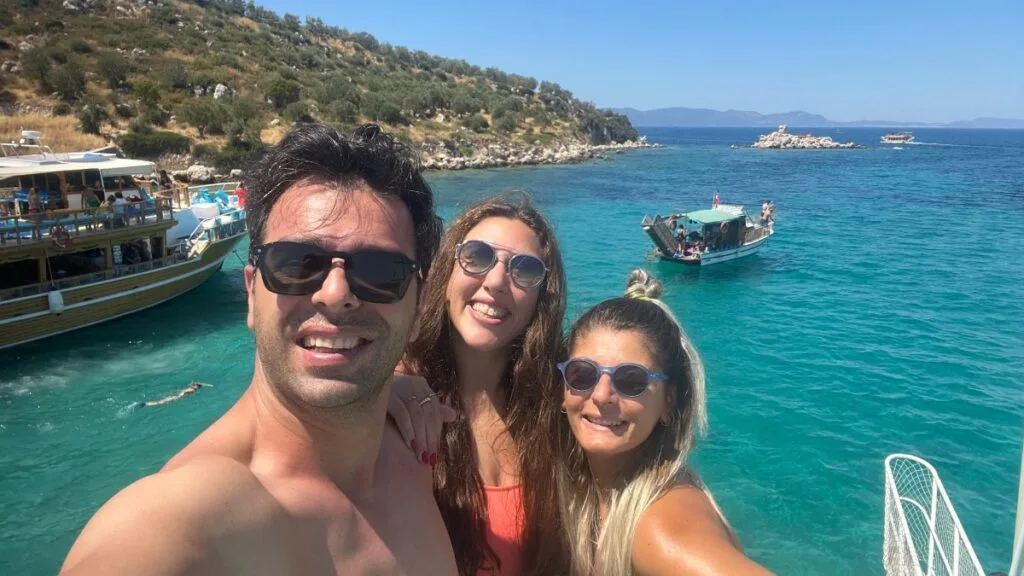 Dikili Tekne Turu Tavsiyemiz | Fiyatlar | Rotalar | 2026 Dikili Tekne Turunda Gittiğimiz Koylar ve Rotamız