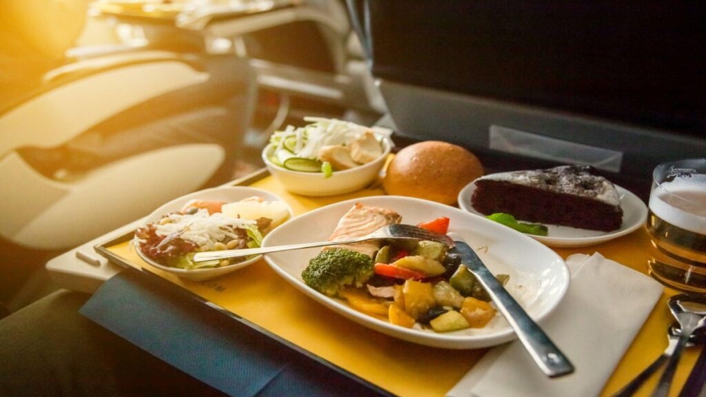 uçakta yemek hizmeti