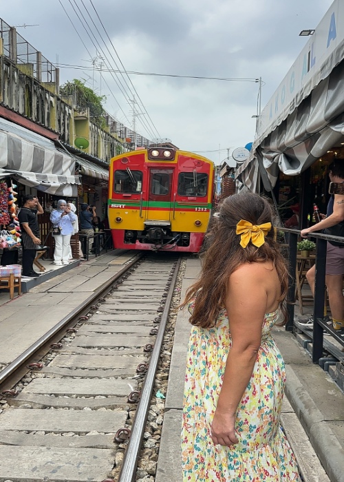 Maeklong Railway Market