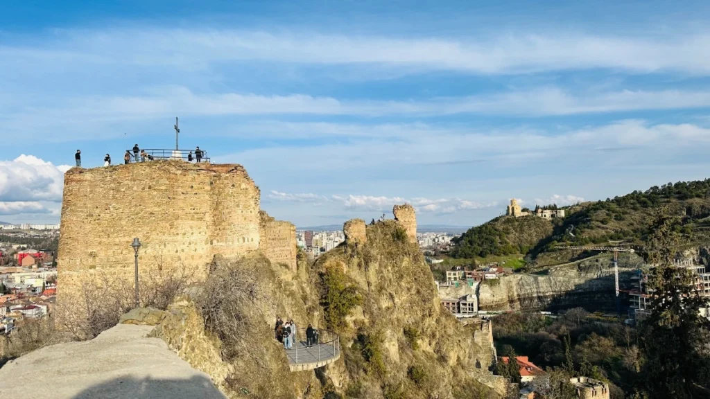 tiflis tarihi gezilecek yerler