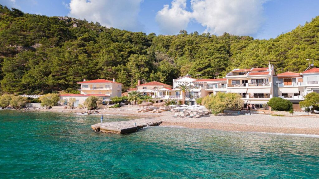 Samos'ta Nerede Kalınır? 10 Kafa Otel Önerisi Samos'ta Nerede Kalınır?