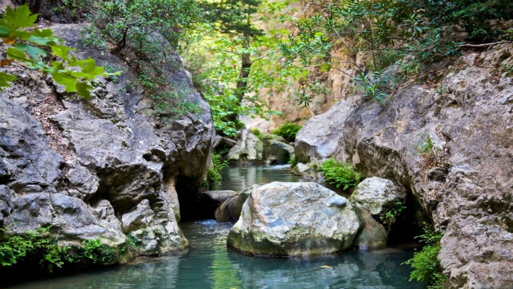 Samos Adası Gezilecek Yerler | 4 Günlük Samos Rehberi Potami Şelaleleri