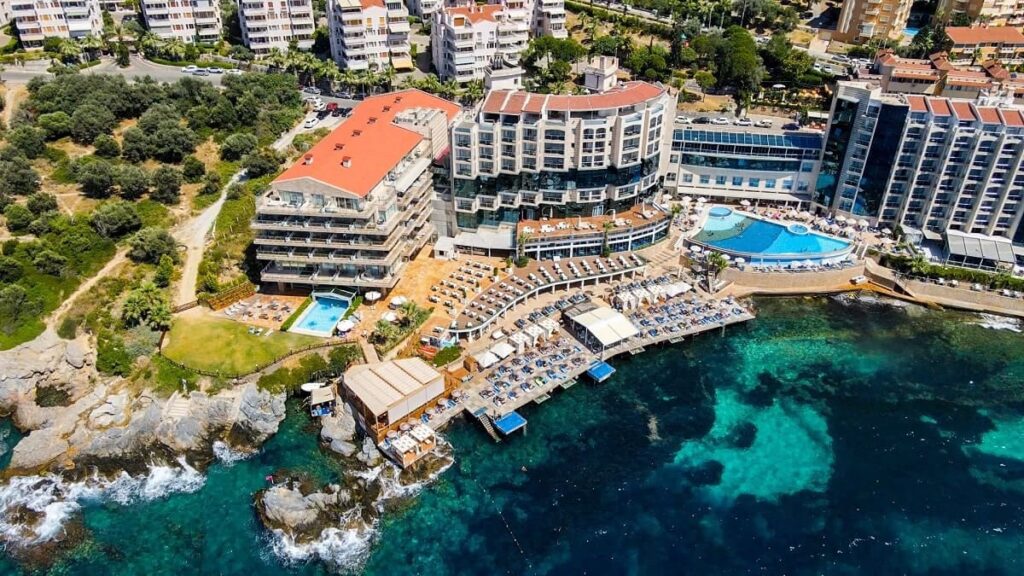 Kuşadası’nda Nerede Kalınır? | En Güzel 7 Otel Önerisi Charisma De Luxe Hotel - Kuşadası denize sıfır oteller