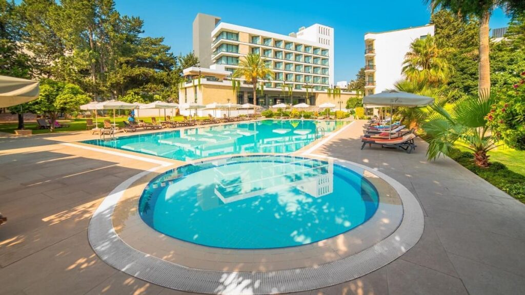 Girne'de Nerede Kalınır? En Güzel 13 Otel Önerisi Hotel Pia Bella | Girne'de nerede kalınır