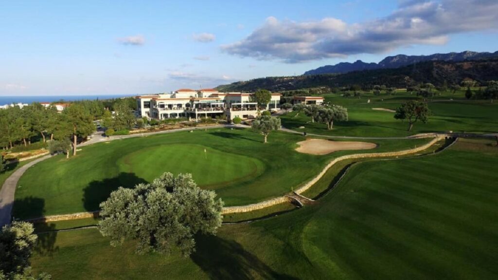 Girne'de Nerede Kalınır? En Güzel 13 Otel Önerisi Korineum Golf & Beach Resort | Girne'de nerede kalınır