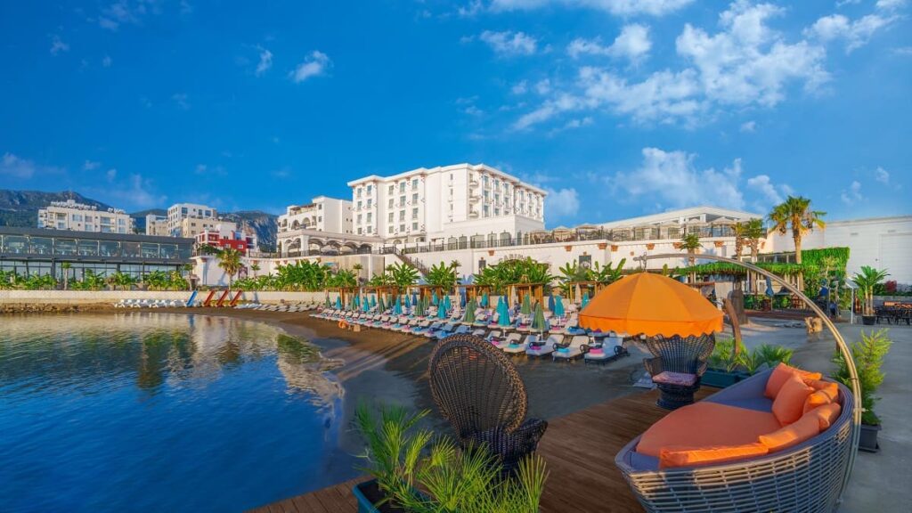Girne'de Nerede Kalınır? En Güzel 13 Otel Önerisi Les Ambassadeurs Hotel | Girne balayı otelleri