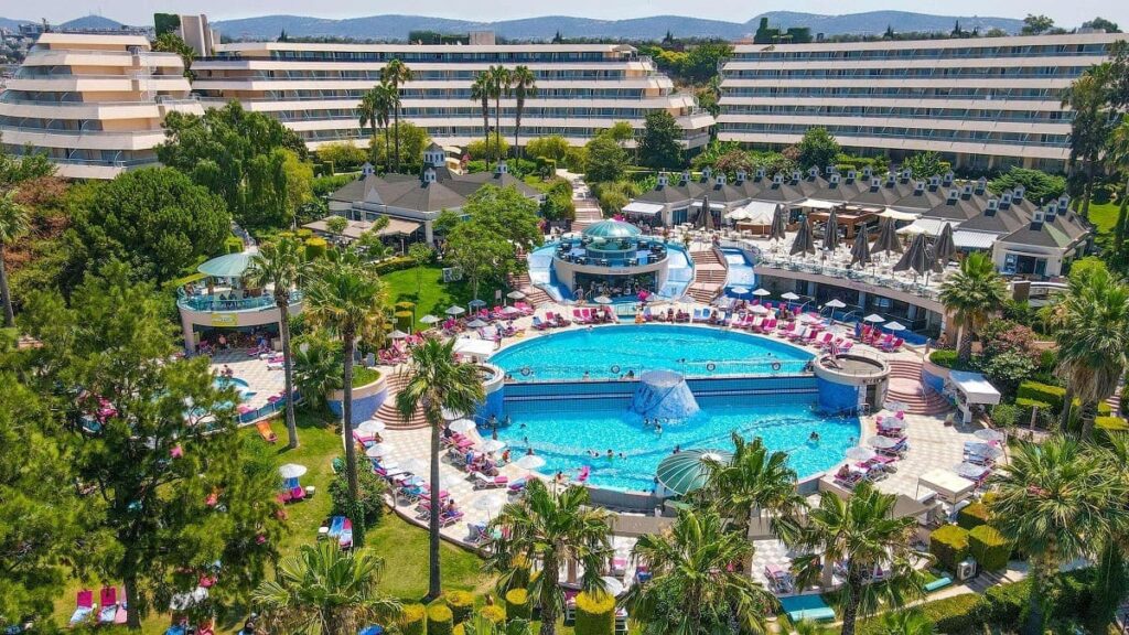 Kuşadası’nda Nerede Kalınır? | En Güzel 7 Otel Önerisi The Grand Blue Sky International Hotel - Kuşadası lüks oteller