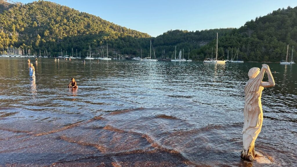 Marmaris Kızkumu Plajı Gezi Rehberi kızkumu heykeli