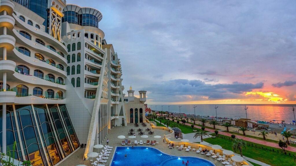 Batum’da Nerede Kalınır? | En İyi 13 Otel Önerisi Batum’da Nerede Kalınır? | The Grand Gloria Hotel